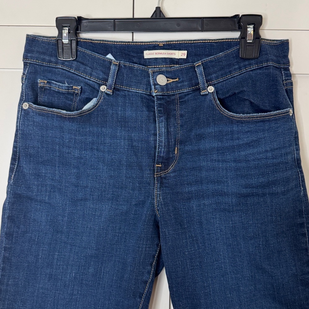 Levi’s Dark Blue Denim Classic Bermuda Shorts size 29 - Picture 2 of 9
